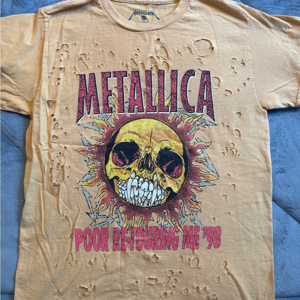 Metallica Sun burnt Graphic Tee